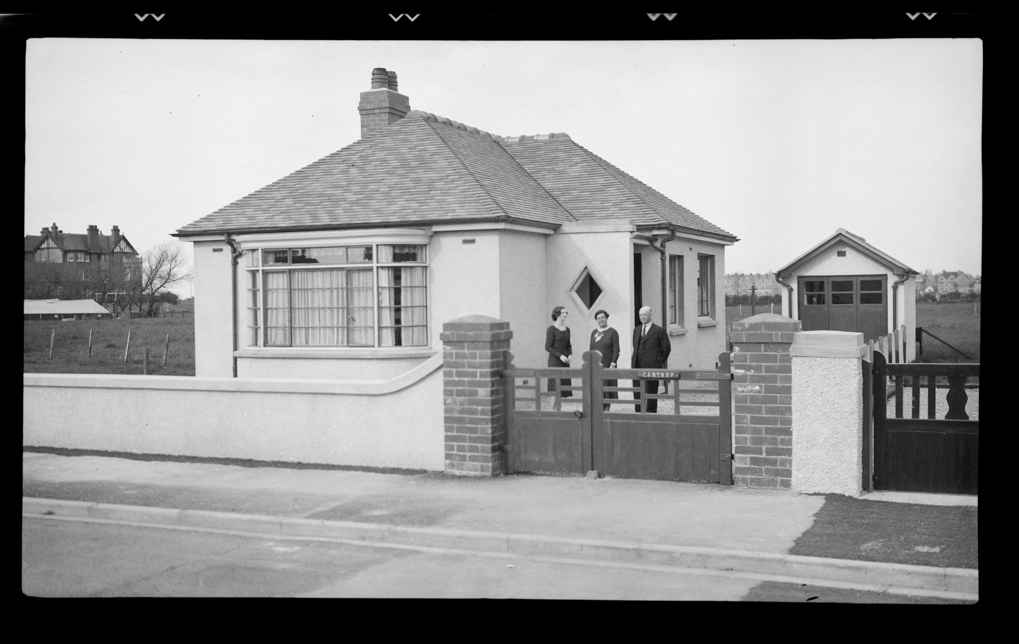 Group outside house - Tairawhiti Museum